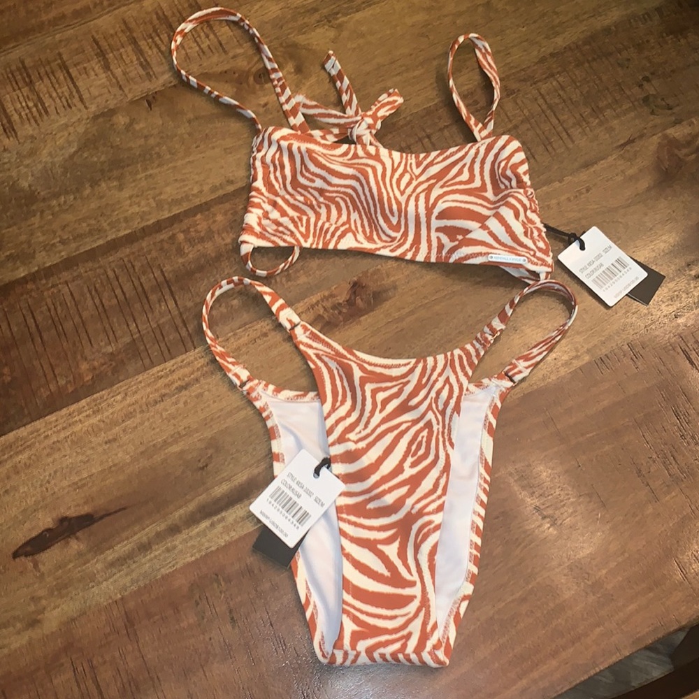 kendall & kylie bikini